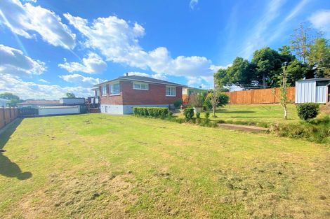 Photo of property in 25 Borrowdace Avenue, Botany Downs, Auckland, 2010