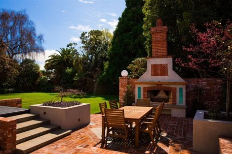 Photo of property in Chilcombe Homestead, 4 Medbury Terrace, Fendalton, Christchurch, 8041