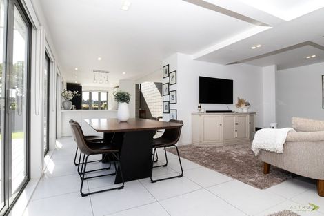 Photo of property in 1 Endymion Place, Half Moon Bay, Auckland, 2012