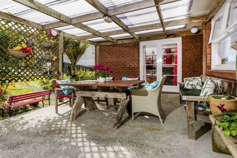 Photo of property in 10 Almadale Place, Hillcrest, Auckland, 0627