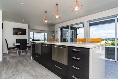 Photo of property in 130 Karanui Road, Te Kamo, Kamo, 0185