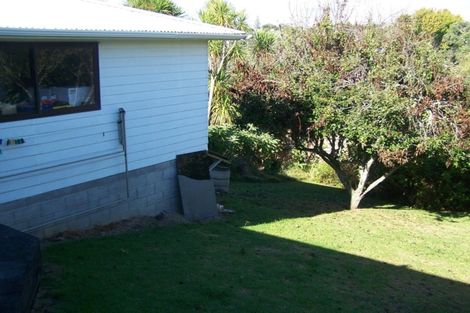 Photo of property in 46a Marine Parade, Mellons Bay, Auckland, 2014
