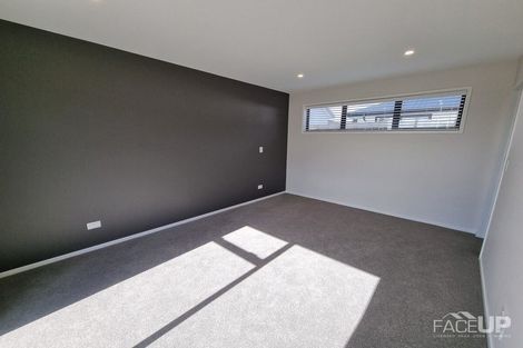 Photo of property in 35 Lumbarda Drive, Kumeu, 0810