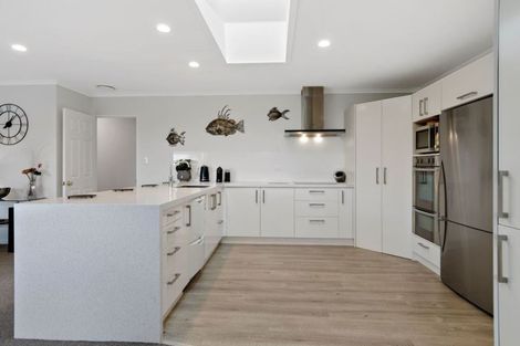 Photo of property in 22 Helen Ryburn Place, Torbay, Auckland, 0630