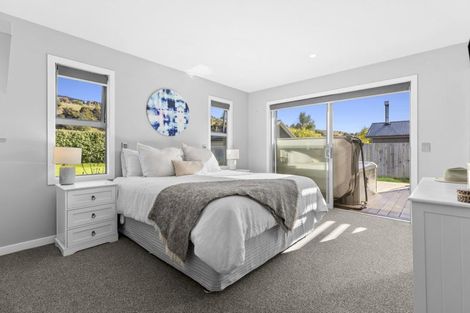 Photo of property in 10 Snowberry Street, Albert Town, Wanaka, 9305