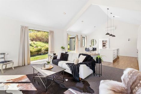 Photo of property in 16 Harrys Close, Arthurs Point, Queenstown, 9371