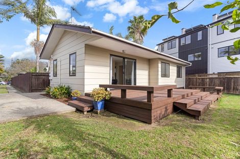 Photo of property in 2/5 Bolina Crescent, Pakuranga, Auckland, 2010