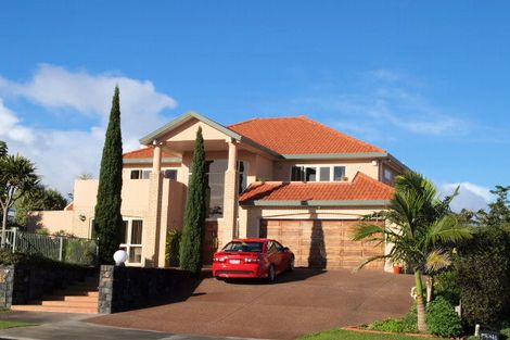 Photo of property in 135 Golfland Drive, Golflands, Auckland, 2013