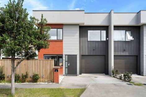 Photo of property in 40 Bordeaux Parade, Te Atatu South, Auckland, 0610