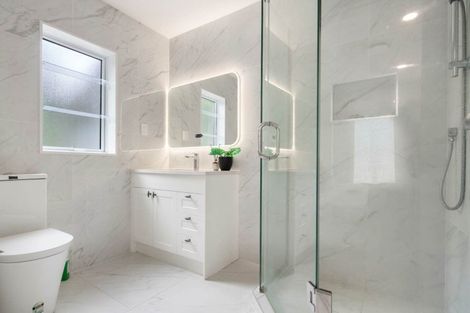 Photo of property in 18a Sunrise Avenue, Mairangi Bay, Auckland, 0630