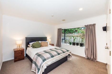 Photo of property in 18 Robert Grove, Paraparaumu, 5032