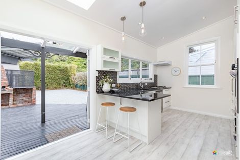 Photo of property in 23 Riddlers Crescent, Petone, Lower Hutt, 5012