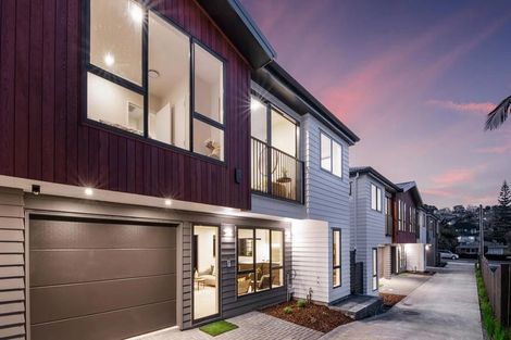 Photo of property in 2/114 Saddleback Rise, Murrays Bay, Auckland, 0630