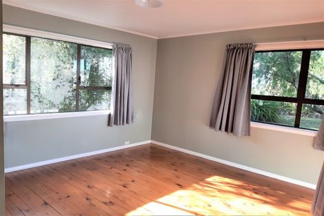 Photo of property in 41 Awaroa Road, Sunnyvale, Auckland, 0612