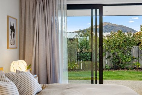 Photo of property in 11 Centre Crescent, Wanaka, 9305