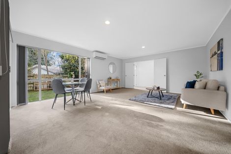 Photo of property in 2/105 Carnoustie Drive, Wattle Downs, Auckland, 2103