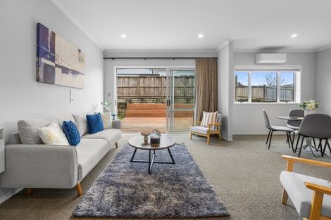 Photo of property in 5 Malbec Place, Huapai, Kumeu, 0810