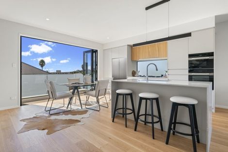 Photo of property in 16b Killarney Street, Takapuna, Auckland, 0622