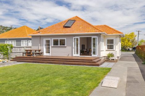 Photo of property in 60 Wilsons Road, Saint Martins, Christchurch, 8022