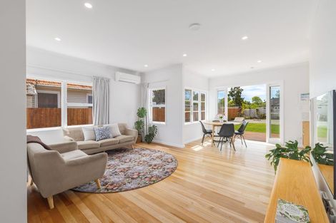 Photo of property in 60 Wilsons Road, Saint Martins, Christchurch, 8022