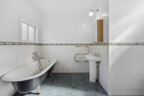 Photo of property in 84 Kilbirnie Crescent, Kilbirnie, Wellington, 6022