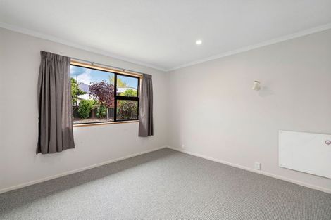 Photo of property in 16 Kuri Place, Wanaka, 9305