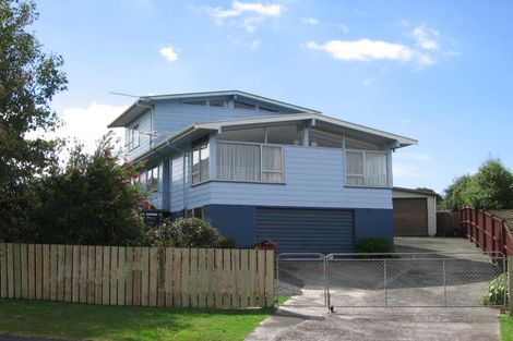 Photo of property in 51 Rosewarne Crescent, Glendene, Auckland, 0602
