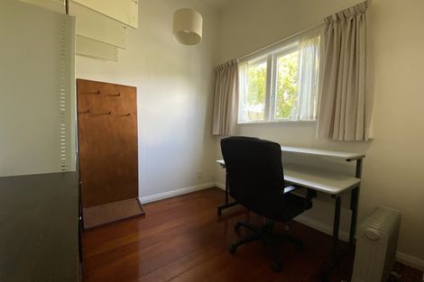 Photo of property in 31 Myrtle Crescent, Mount Cook, Wellington, 6021