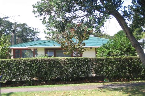 Photo of property in 35 Queen Mary Avenue, New Lynn, Auckland, 0600