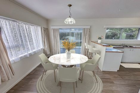 Photo of property in 4 Takapu Street, Henderson, Auckland, 0612