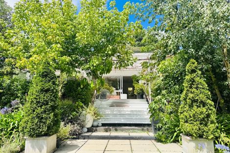 Photo of property in Long Cottage Gallery, 145 Iona Road, Havelock North, 4130