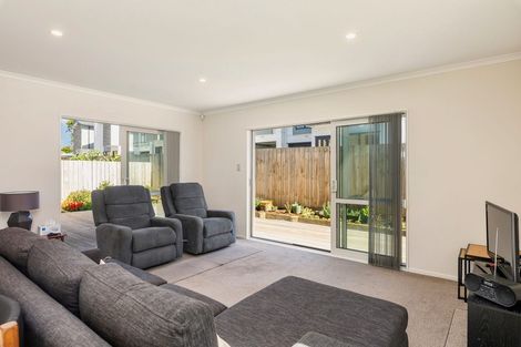 Photo of property in 6 Papahou Lane, Papatoetoe, Auckland, 2025