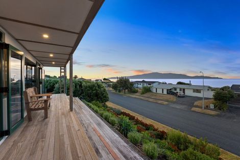 Photo of property in 10-12 Oratia Street, Waikanae Beach, Waikanae, 5036