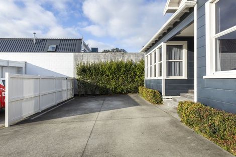 Photo of property in 210 Courtenay Street, New Plymouth, 4312