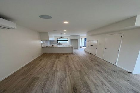 Photo of property in 8/13 Grove Lane, Pakuranga, Auckland, 2010