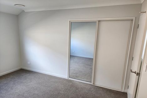 Photo of property in 5 Old Stone Lane, Cracroft, Christchurch, 8022