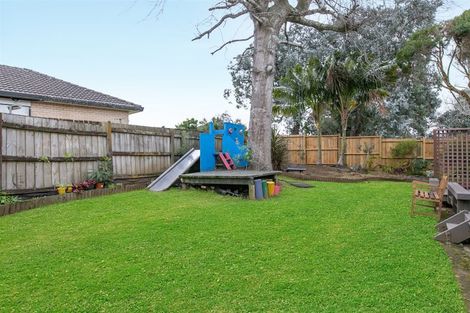 Photo of property in 1/8 Beldon Place, Pakuranga Heights, Auckland, 2010