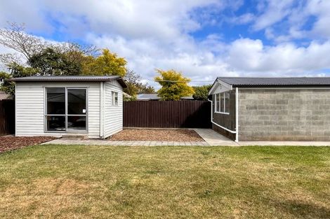 Photo of property in 37 Warren Crescent, Hillmorton, Christchurch, 8025