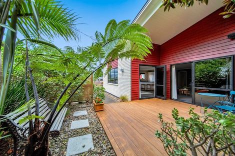Photo of property in 905 Devon Road, Bell Block, New Plymouth, 4312