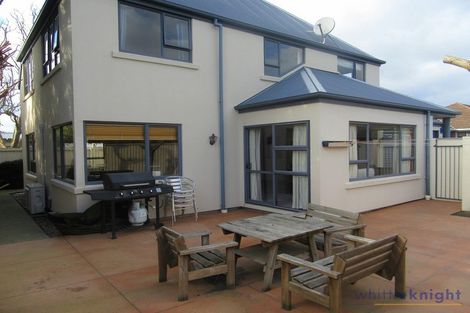 Photo of property in 122a Maidstone Road, Ilam, Christchurch, 8041