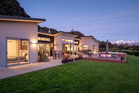 Photo of property in 13 Fantail Lane, Mount Creighton, Queenstown, 9371