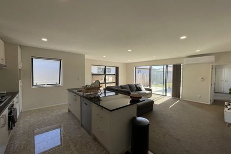 Photo of property in 13 Treestump Road, Takanini, 2112