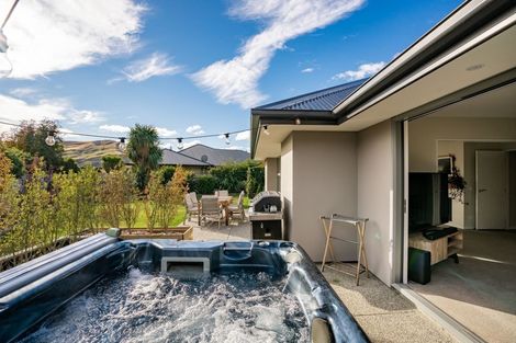 Photo of property in 9 Judge And Jury Drive, Lake Hayes, Queenstown, 9304