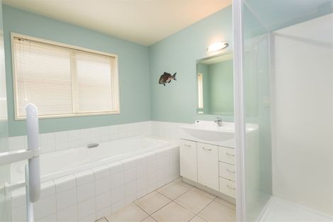 Photo of property in 132 Rothesay Road, Parklands, Christchurch, 8083