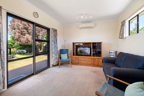 Photo of property in 18 Palliser Place, Milson, Palmerston North, 4414