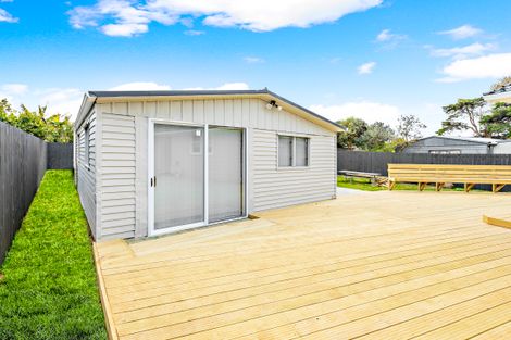 Photo of property in 7 Fairey Place, Mangere, Auckland, 2022