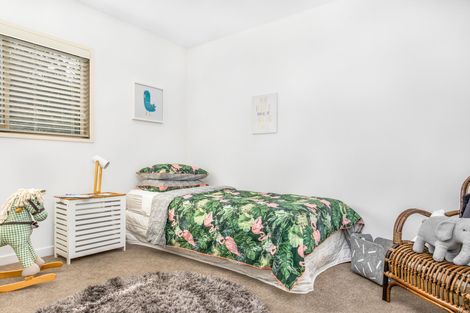 Photo of property in 16 Crispe Road, Clarks Beach, 2122