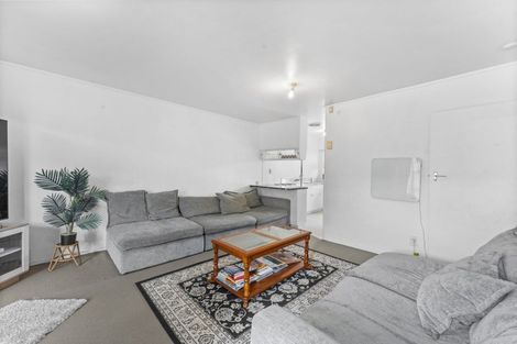 Photo of property in 2/79 Mangere Road, Otahuhu, Auckland, 1062