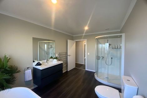 Photo of property in 5 Peter Tapp Way, Wainuiomata, Lower Hutt, 5014