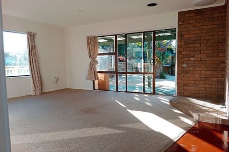 Photo of property in 15 Sandgate Avenue, Botany Downs, Auckland, 2010